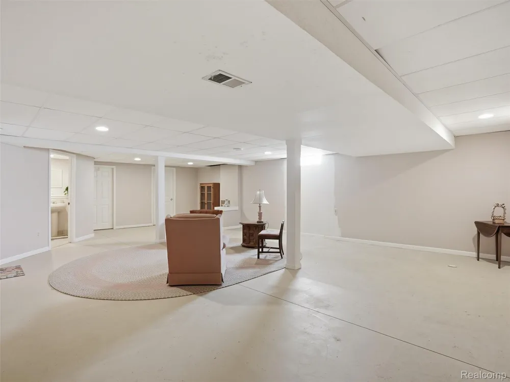 59759 Glacier Ridge Washington Township, MI 48094