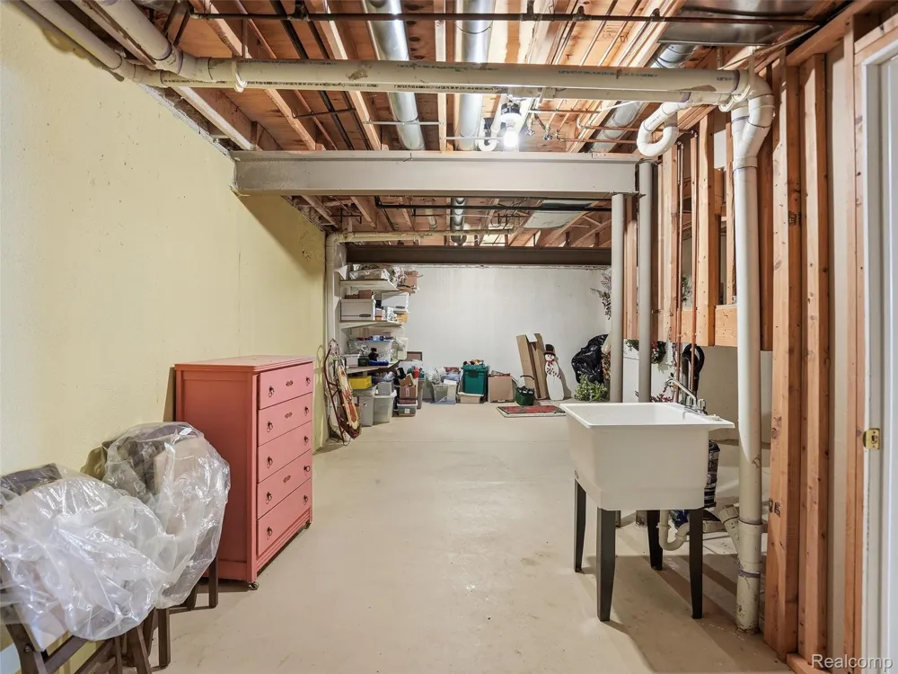 59759 Glacier Ridge Washington Township, MI 48094