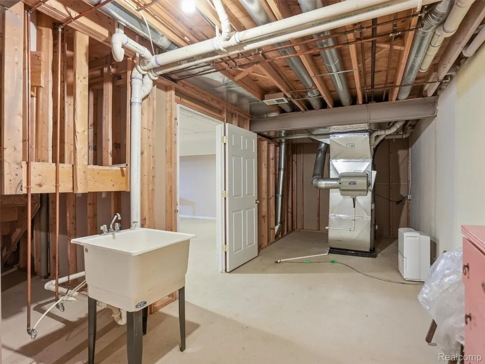 59759 Glacier Ridge Washington Township, MI 48094