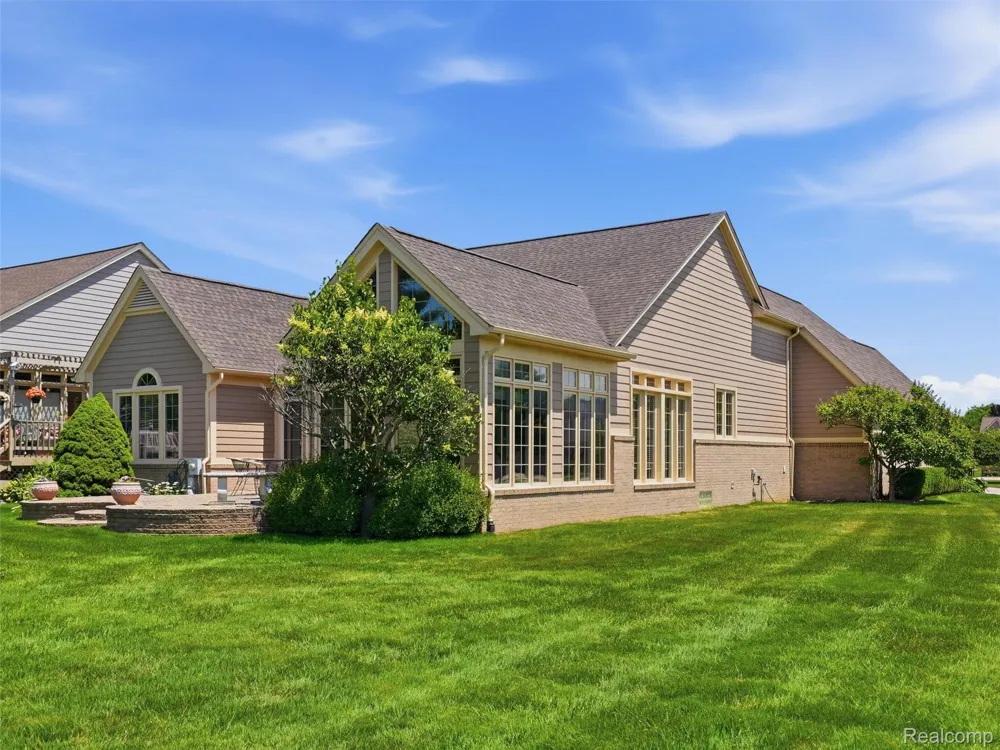 59759 Glacier Ridge Washington Township, MI 48094