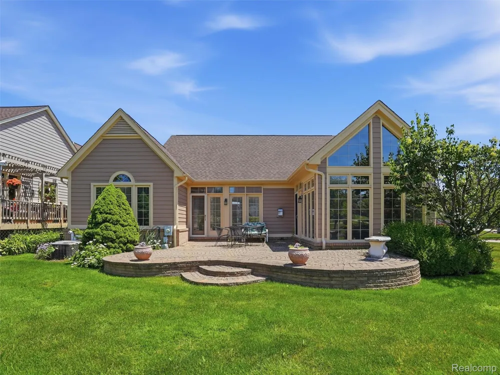 59759 Glacier Ridge Washington Township, MI 48094