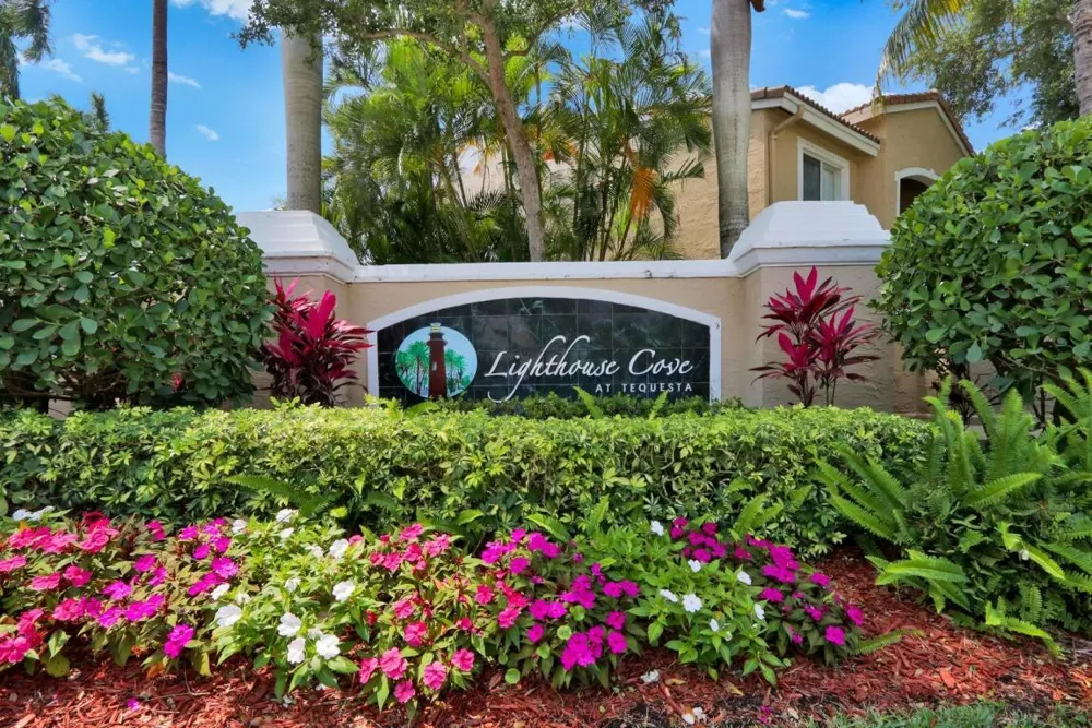 242 Village Boulevard #2304 Tequesta, FL 33469