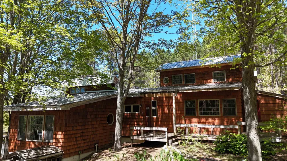 10953 E Pobuda Road Leelanau Township, MI 49682