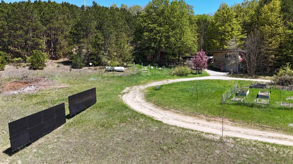 10953 E Pobuda Road Leelanau Township, MI 49682