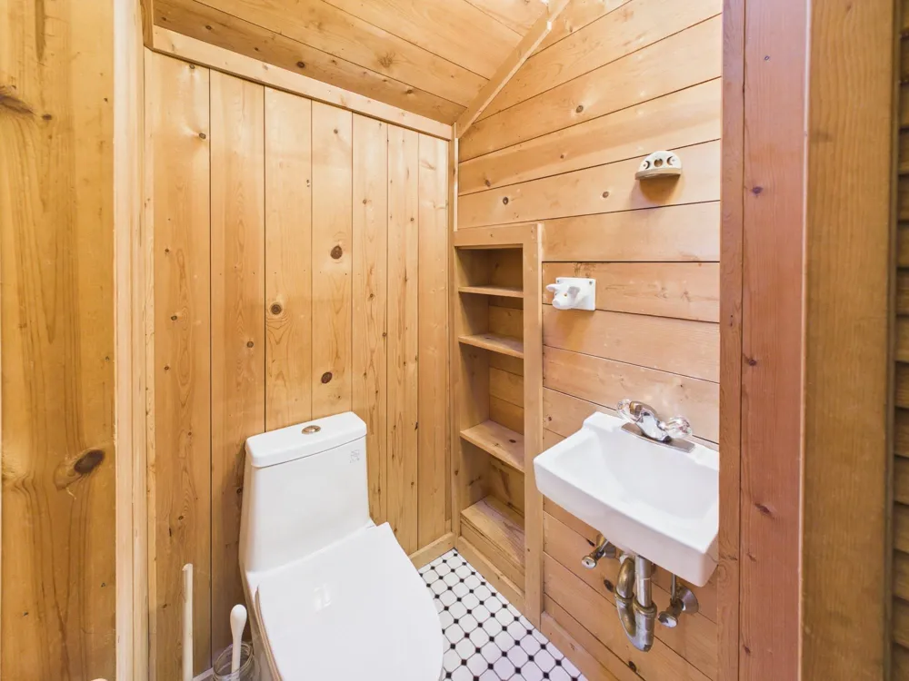 10953 E Pobuda Road Leelanau Township, MI 49682