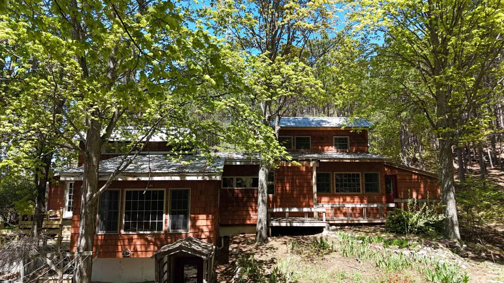 10953 E Pobuda Road Leelanau Township, MI 49682
