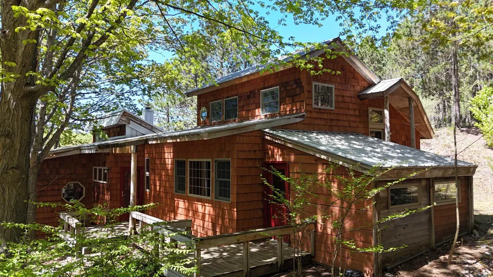 10953 E Pobuda Road Leelanau Township, MI 49682