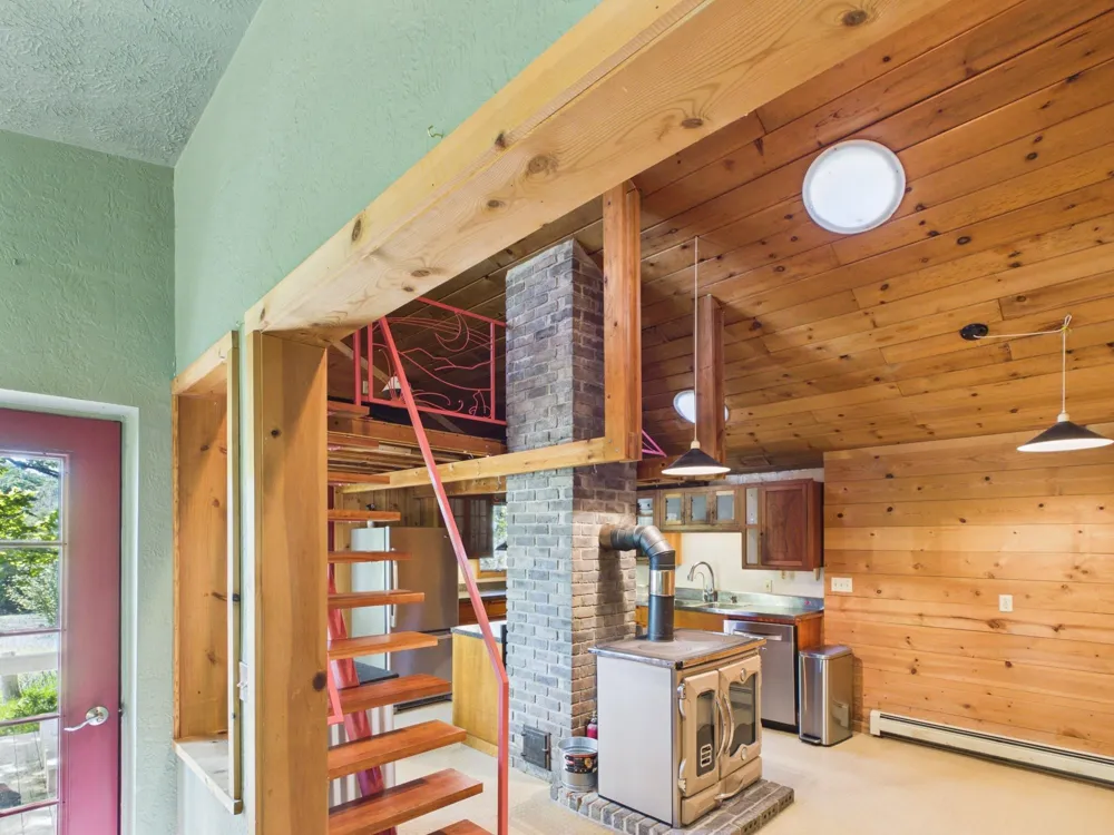 10953 E Pobuda Road Leelanau Township, MI 49682