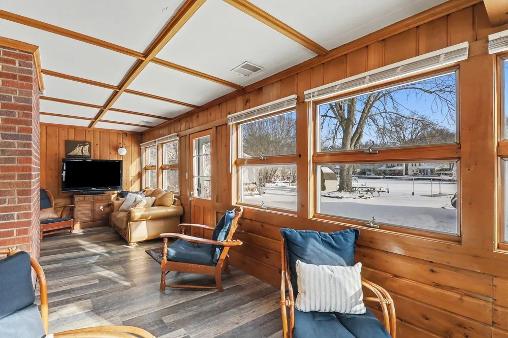 11637 Algonquin Drive Hamburg Township, MI 48169