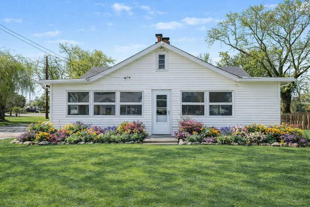 11637 Algonquin Drive Hamburg Township, MI 48169