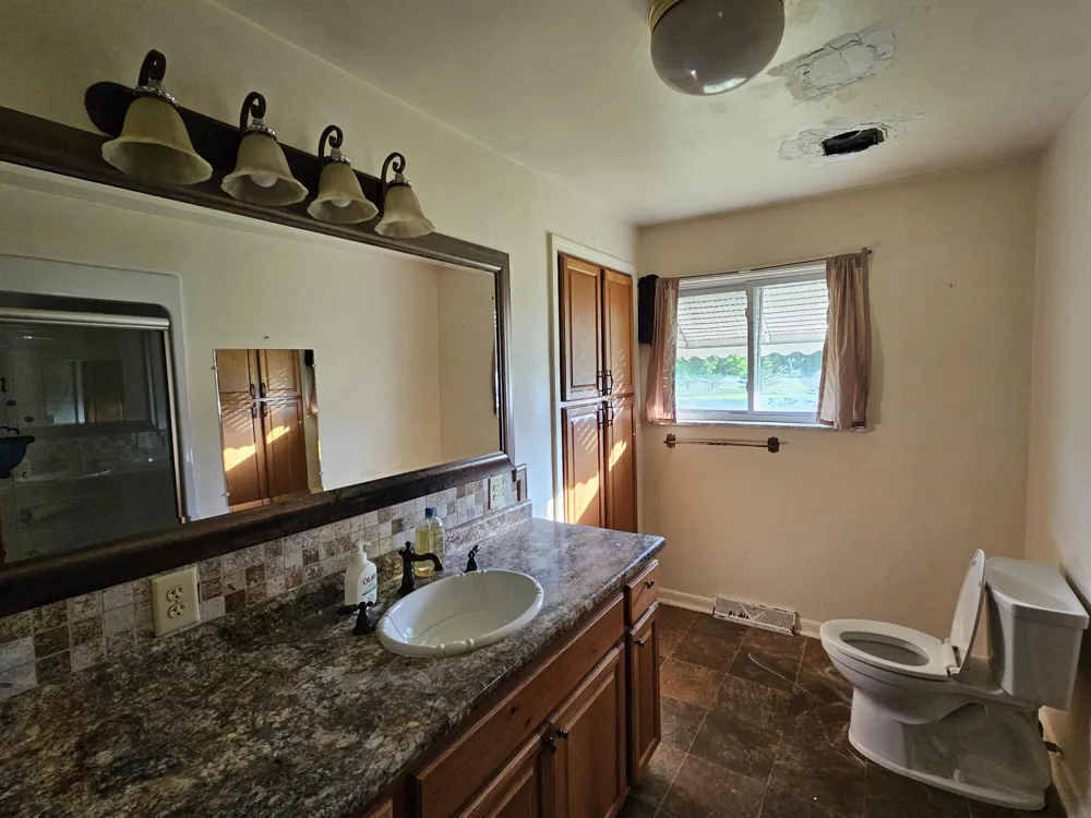 8525 Dixie Highway Birch Run Township, MI 48415