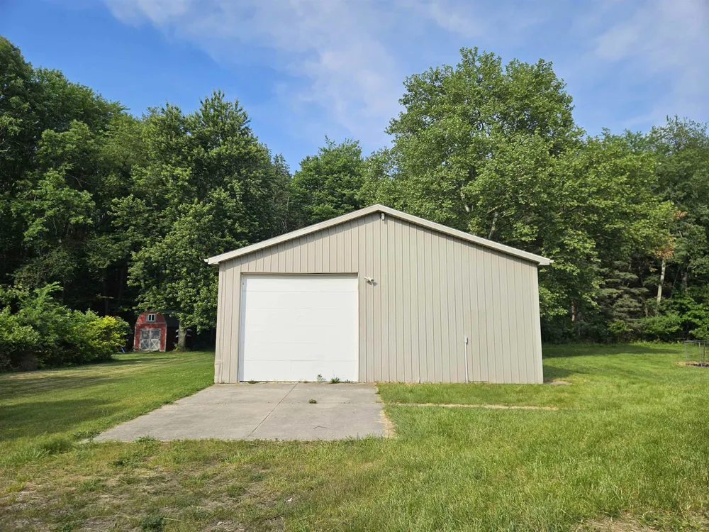 8525 Dixie Highway Birch Run Township, MI 48415