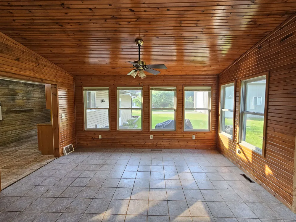 8525 Dixie Highway Birch Run Township, MI 48415