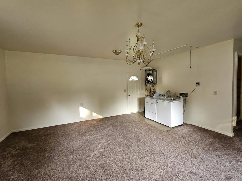 8525 Dixie Highway Birch Run Township, MI 48415