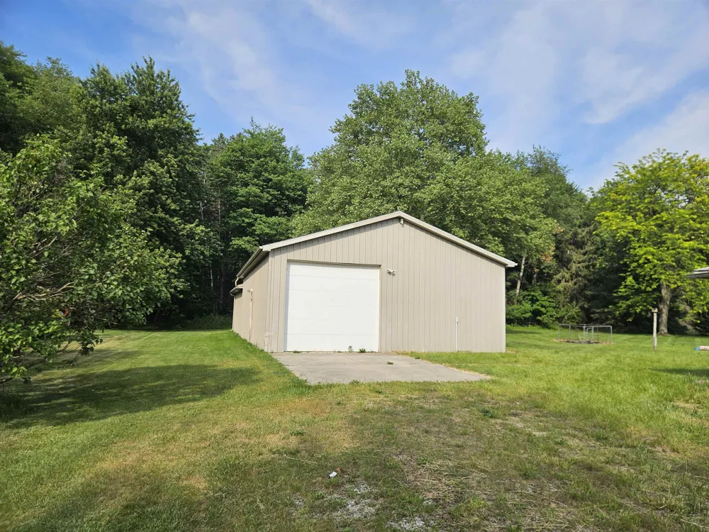 8525 Dixie Highway Birch Run Township, MI 48415