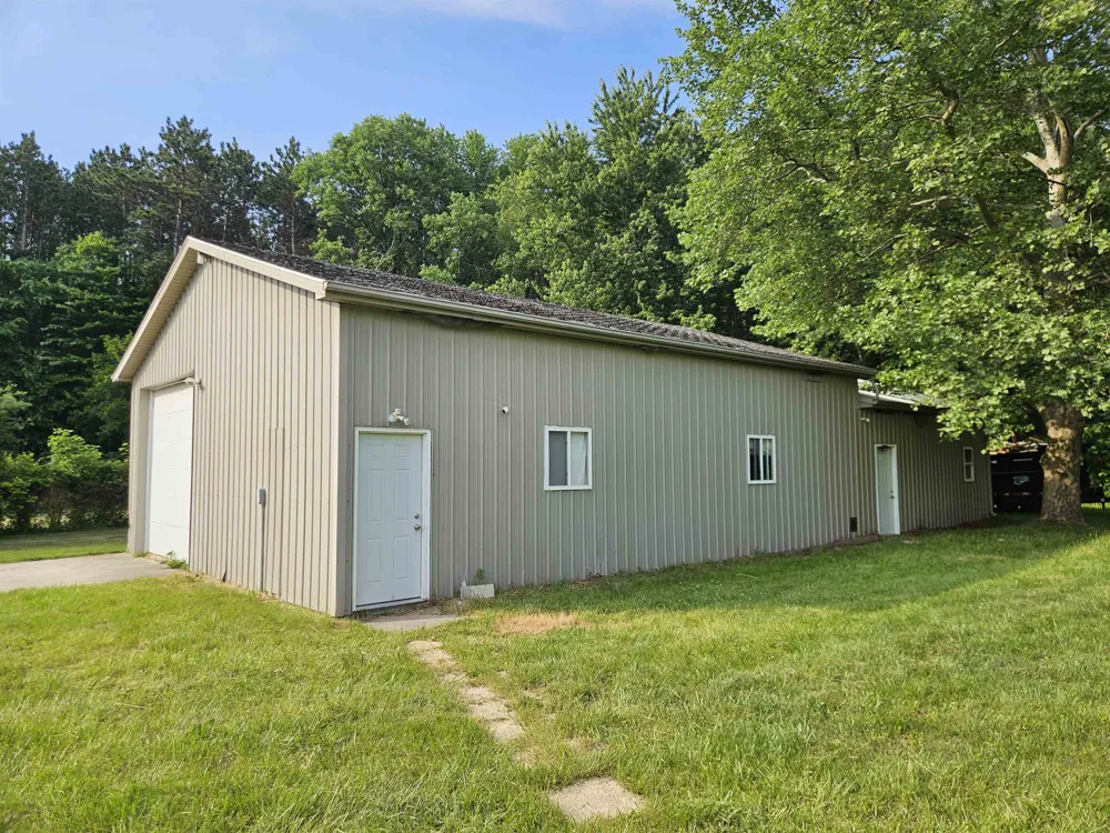 8525 Dixie Highway Birch Run Township, MI 48415