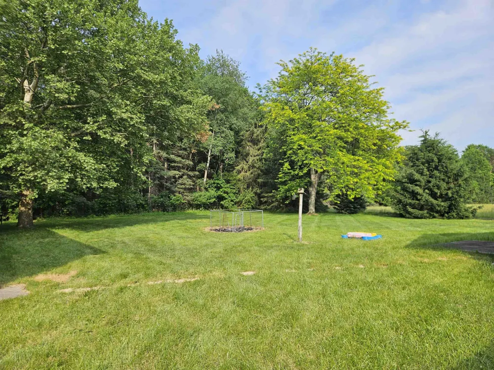 8525 Dixie Highway Birch Run Township, MI 48415