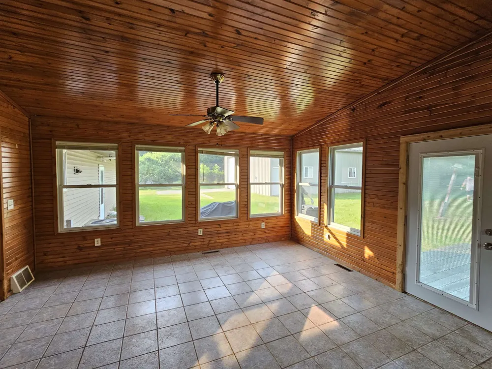 8525 Dixie Highway Birch Run Township, MI 48415