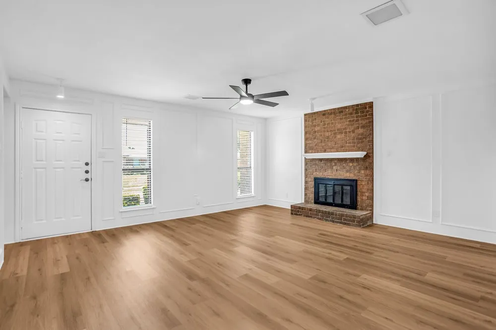 1751 Northview Carrollton, TX 75007