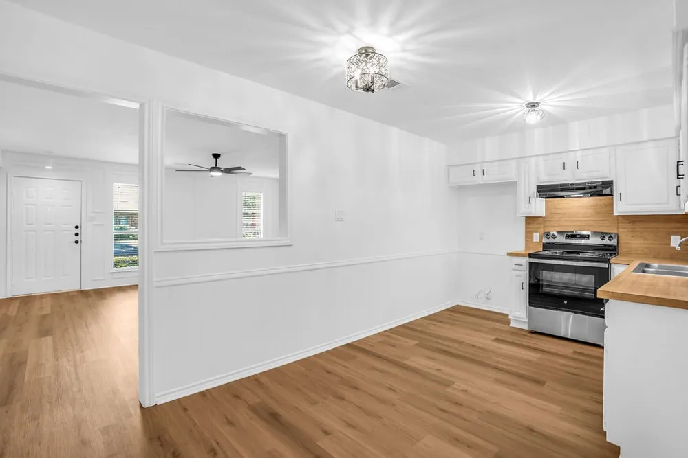 1751 Northview Carrollton, TX 75007