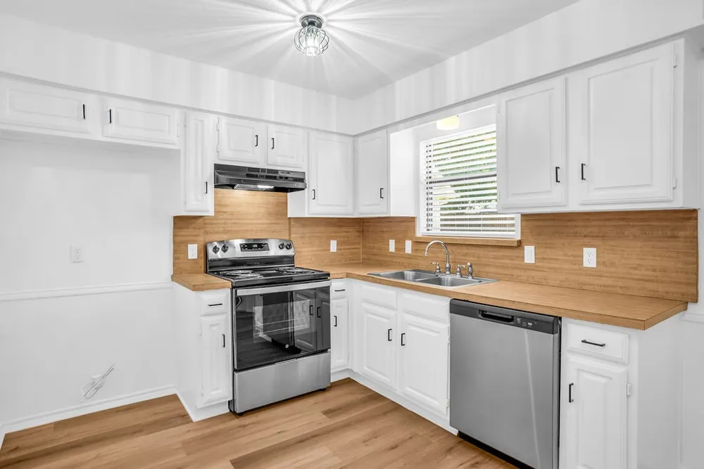 1751 Northview Carrollton, TX 75007