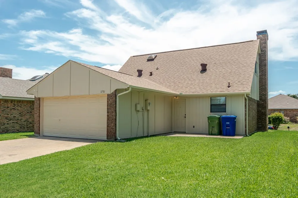 1751 Northview Carrollton, TX 75007