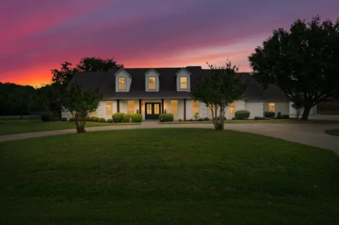 890 Topaz Lane