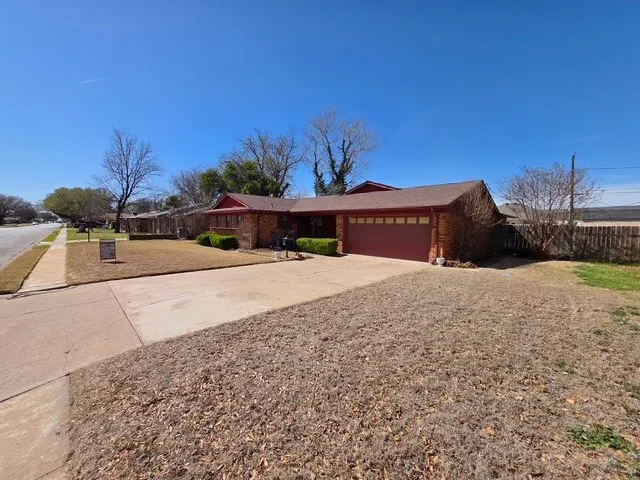 810 S Preston Road Burkburnett, TX 76354
