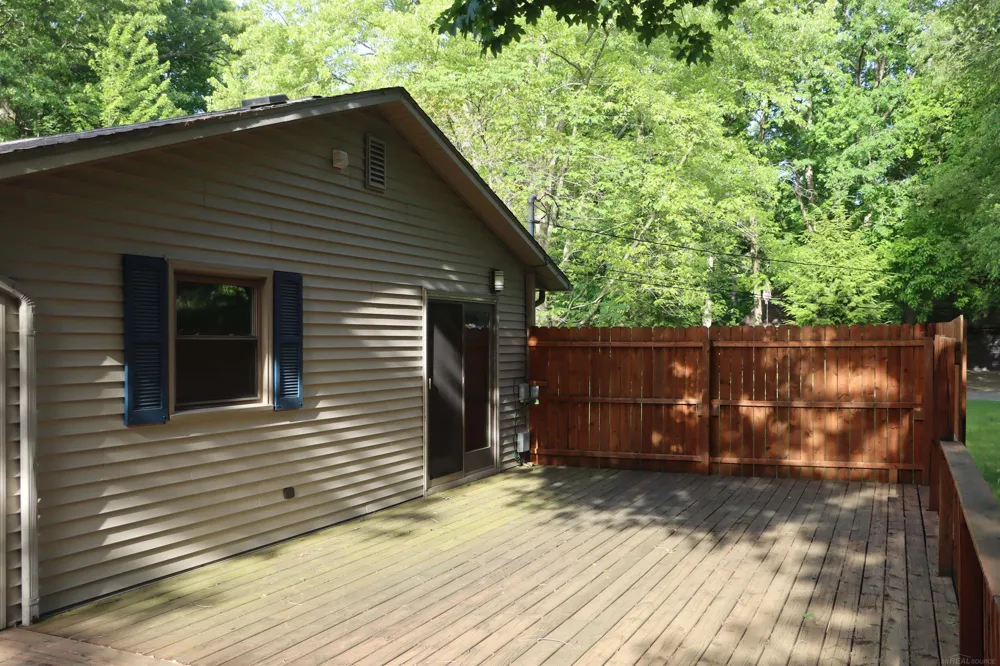 8549 Oakside Street Portage City, MI 49002
