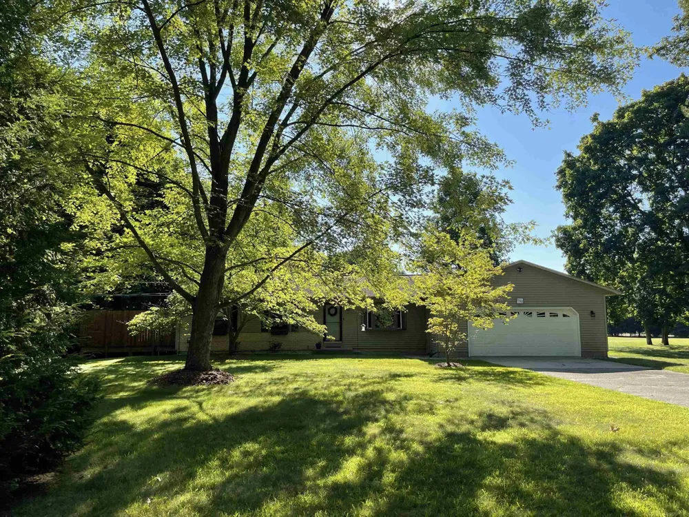 8549 Oakside Street Portage City, MI 49002