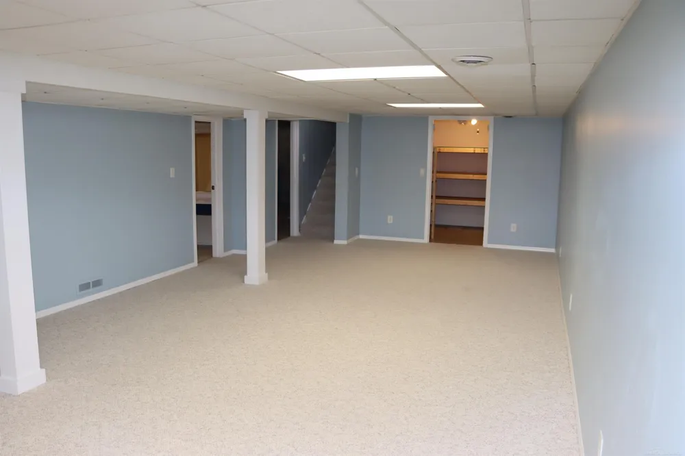 8549 Oakside Street Portage City, MI 49002