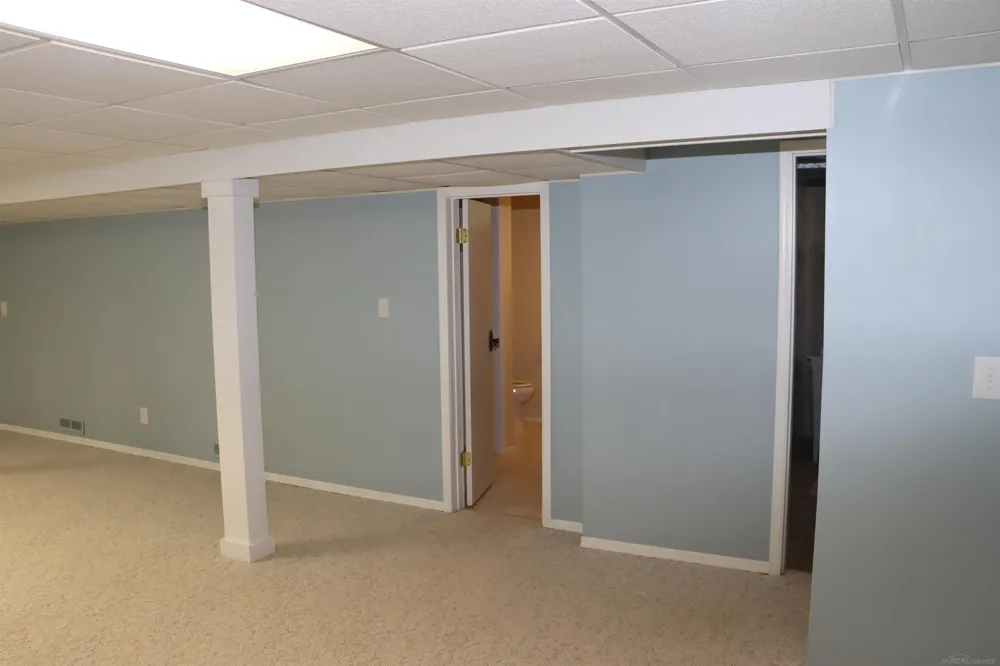 8549 Oakside Street Portage City, MI 49002