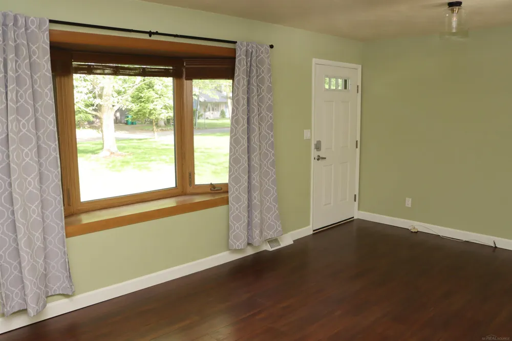 8549 Oakside Street Portage City, MI 49002