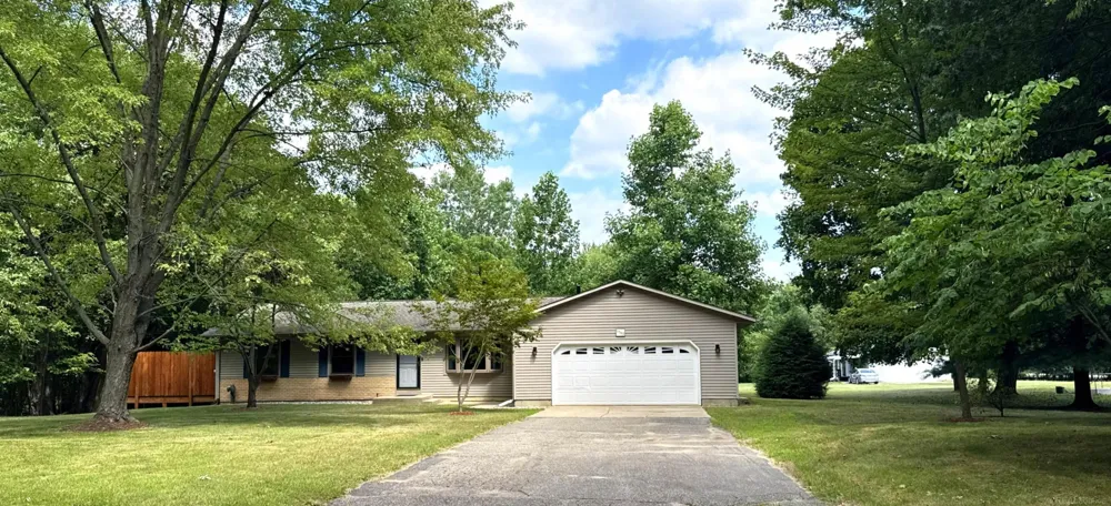 8549 Oakside Street Portage City, MI 49002
