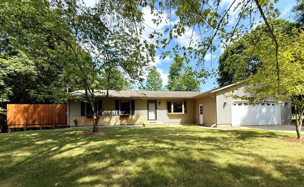 8549 Oakside Street Portage City, MI 49002