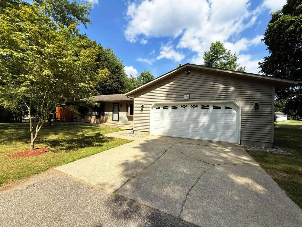 8549 Oakside Street Portage City, MI 49002