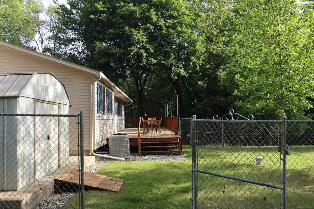 8549 Oakside Street Portage City, MI 49002