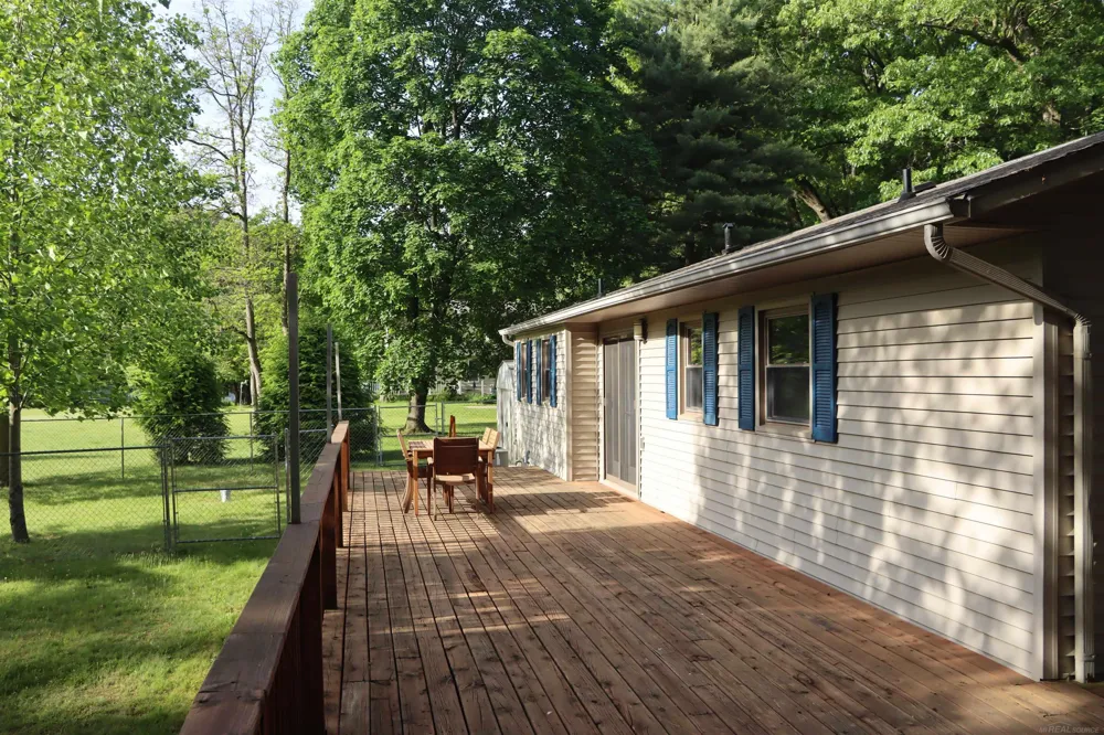 8549 Oakside Street Portage City, MI 49002