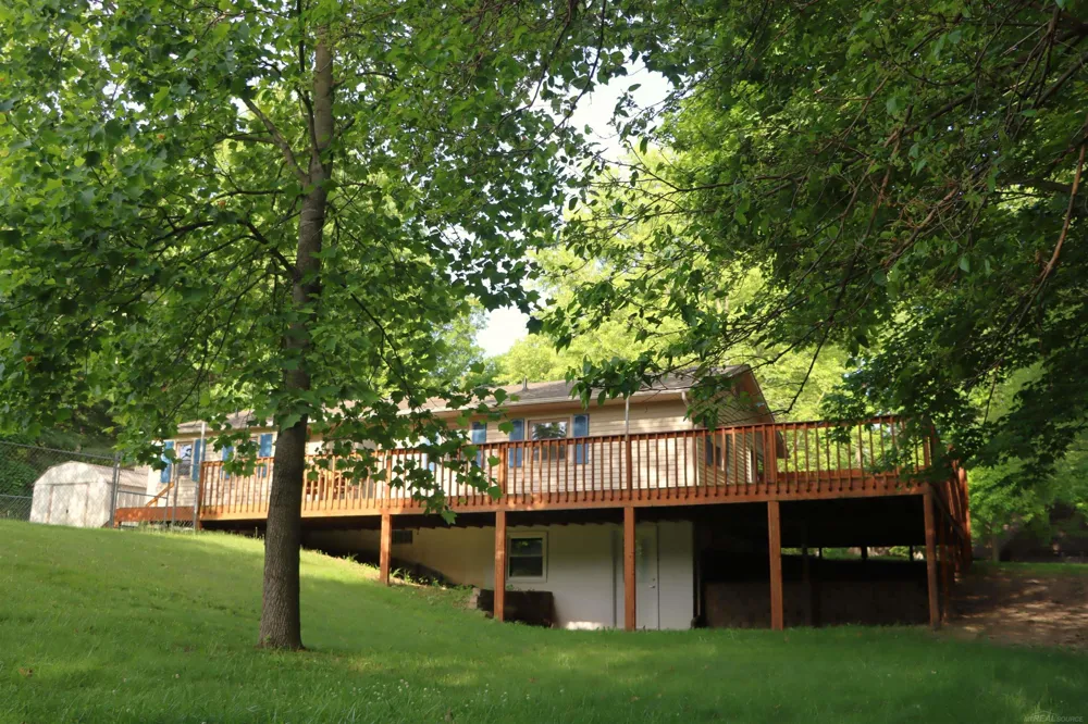 8549 Oakside Street Portage City, MI 49002