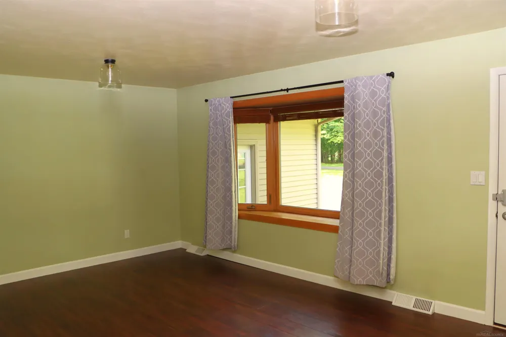 8549 Oakside Street Portage City, MI 49002