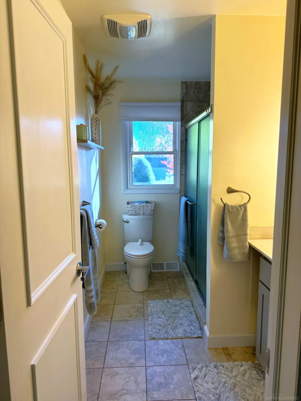 8549 Oakside Street Portage City, MI 49002