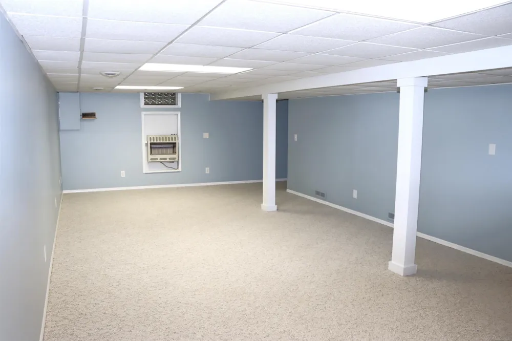 8549 Oakside Street Portage City, MI 49002
