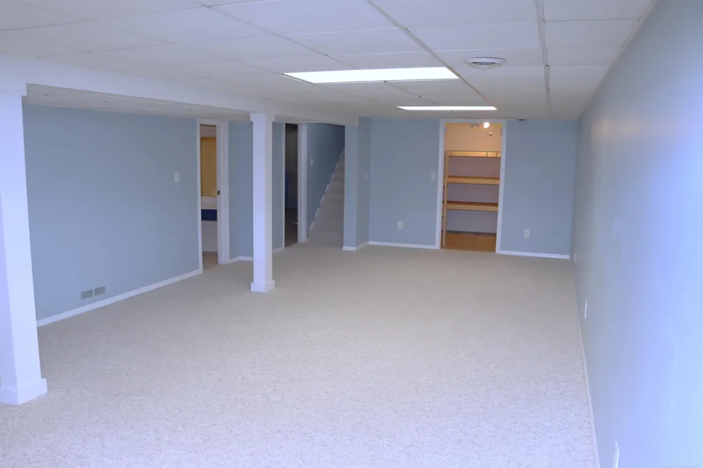 8549 Oakside Street Portage City, MI 49002