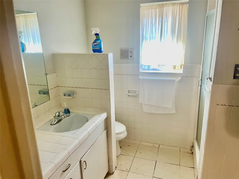 1306 E Central Comanche, TX 76442