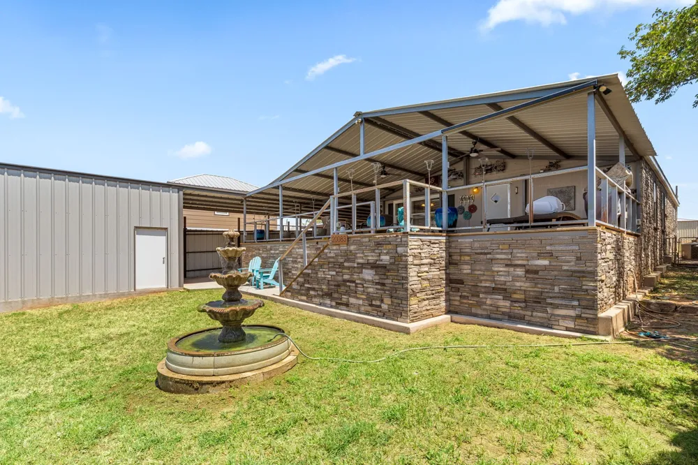 157 Willingham Loop Seymour, TX 76380