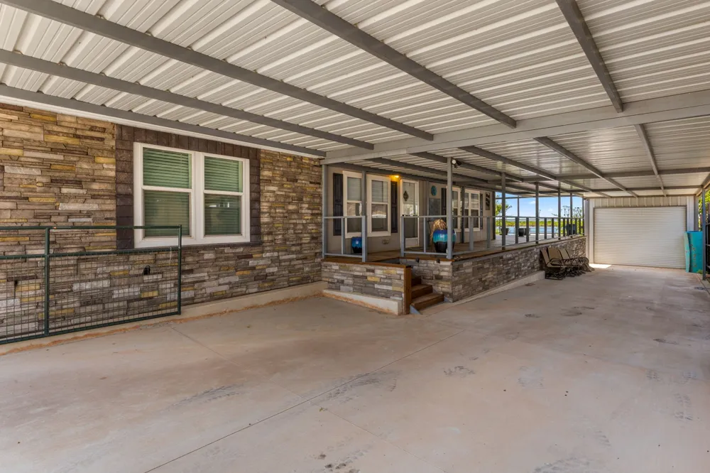 157 Willingham Loop Seymour, TX 76380