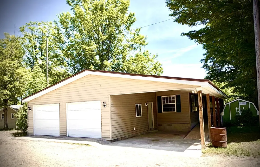 8614 Pete's Landing Banks Township, MI 49729