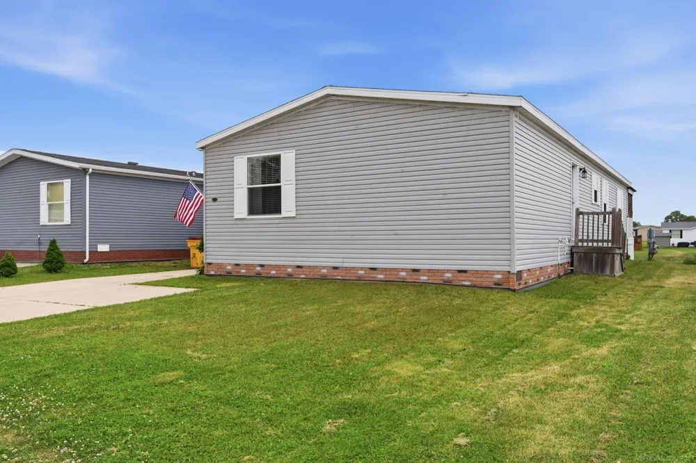 58520 Brookside Drive Lenox Township, MI 48048
