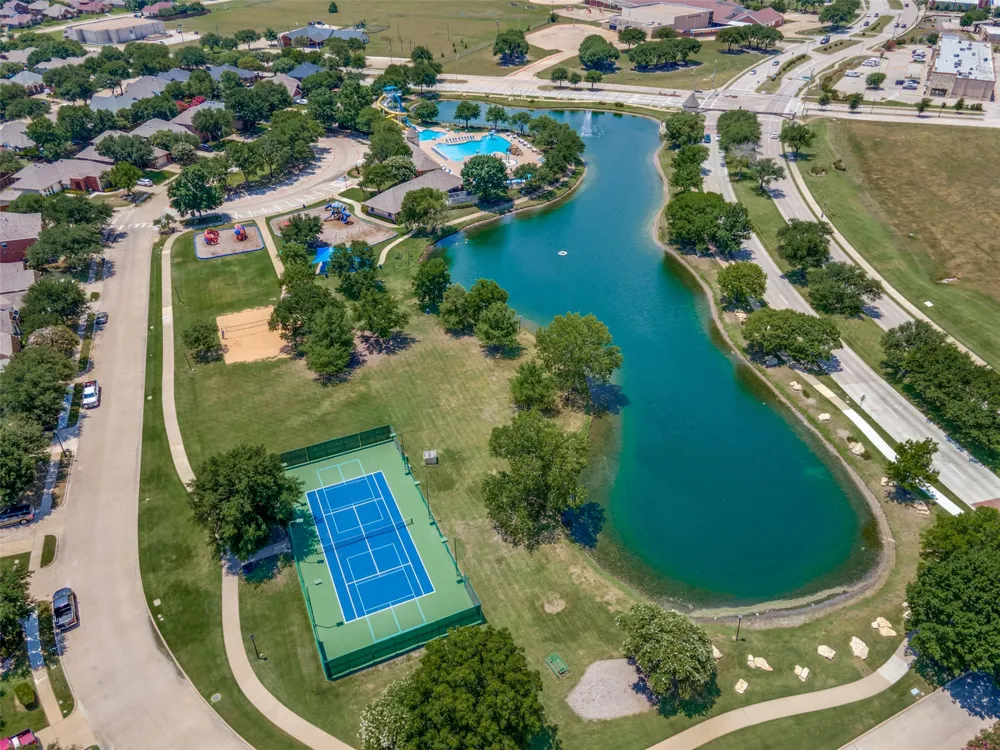 9617 Peach Tree Lane Rowlett, TX 75089