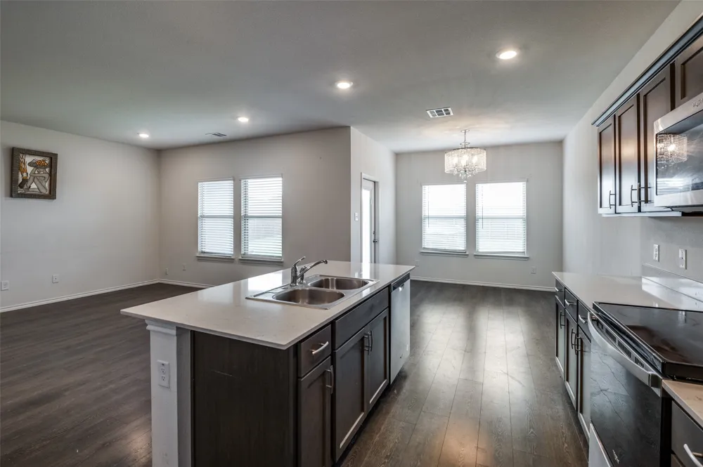 728 Glover Drive Aubrey, TX 76227